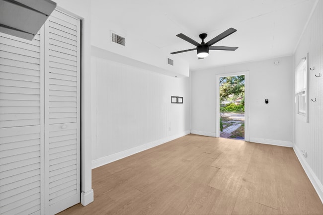 Foto del edificio - 3525-3550 50th Ave N