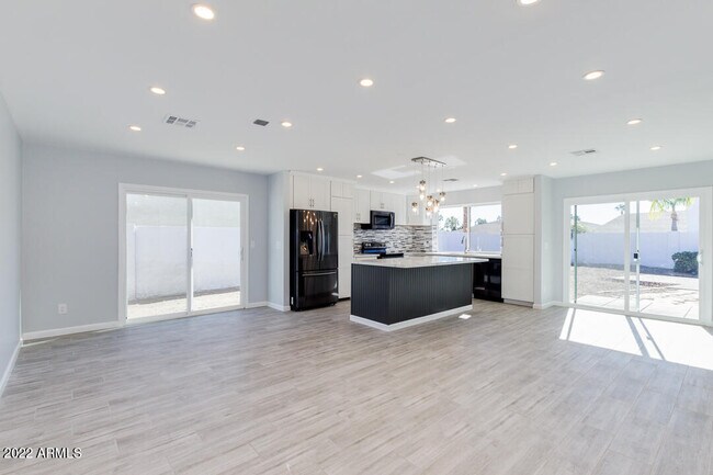 Foto del edificio - 6729 E Kings Ave