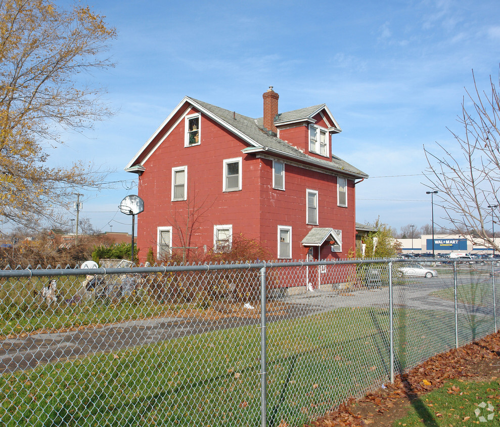 Building Photo - 2055 Chili Ave