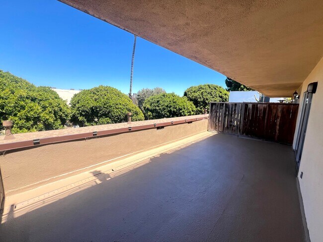 Foto del edificio - 2637 S Centinela Ave