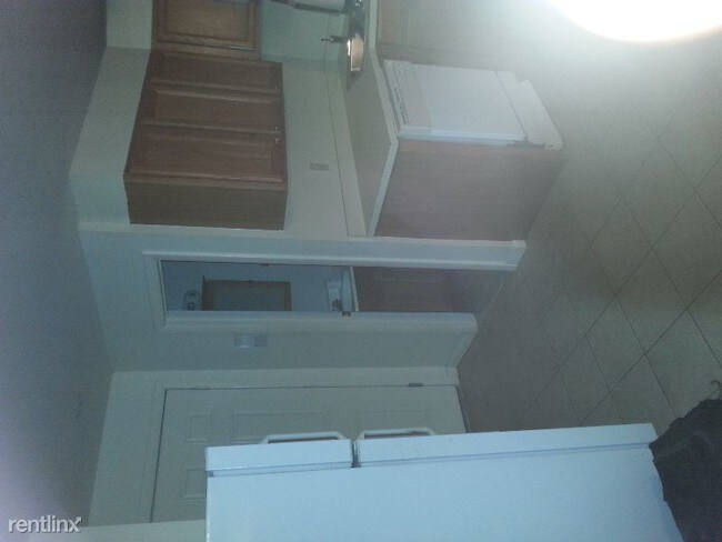 Foto del edificio - 222 Bradley Ave
