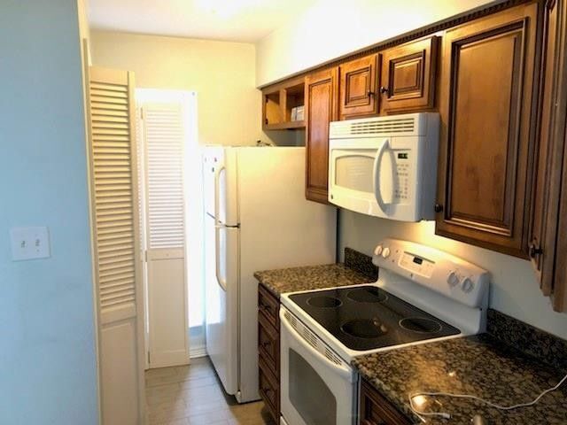 Foto del edificio - 3320 N Arnoult Rd