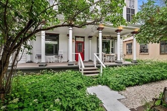 Building Photo - 123 1/2 Stone Street Unit
