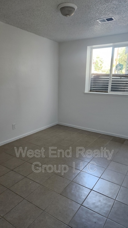 Photo - 1023-1029 N Washington Ave Apartment