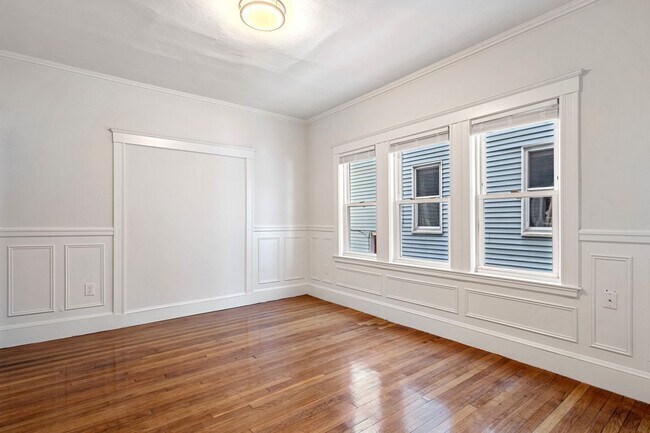 Building Photo - 60 Lithgow St