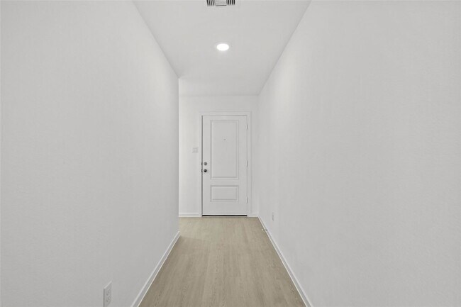 Foto del edificio - 214 Farray Frst Ln St