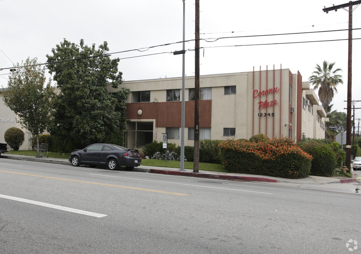 Primary Photo - 12345 Oxnard St