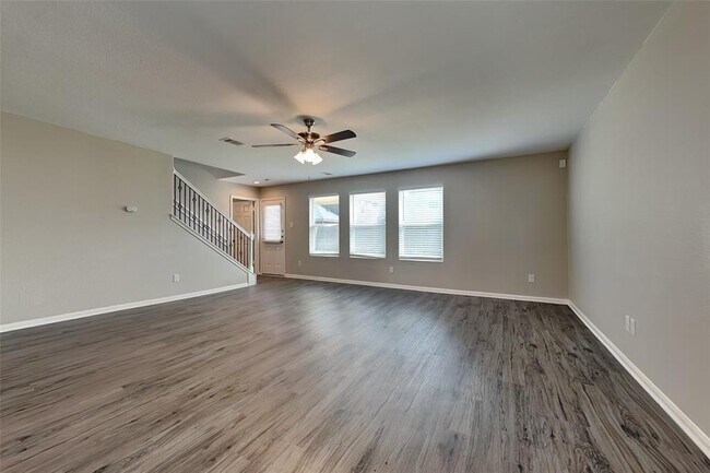 Building Photo - 2222 Razorbill Pl