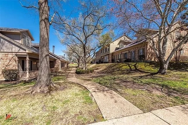 Foto del edificio - 3113 Fairfield Ave
