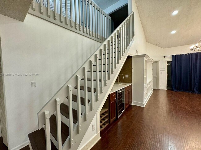 Foto del edificio - 8474 Waterford Cir