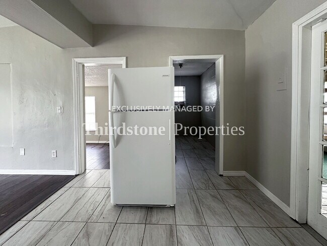 Foto del edificio - 1803 Wofford Ave