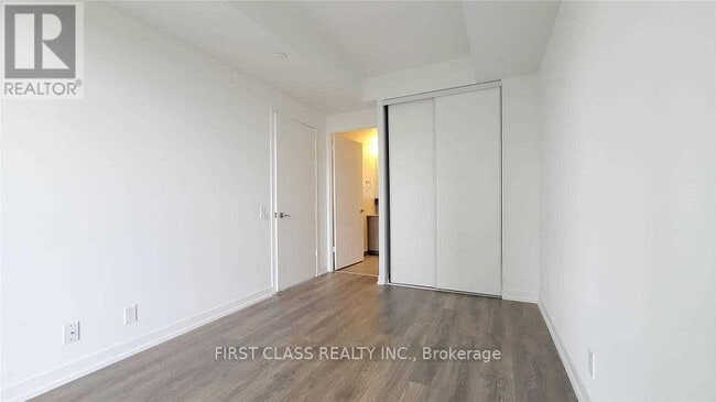 Building Photo - 5 Buttermill Ave.