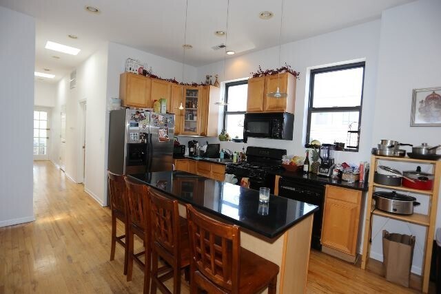 Foto del edificio - 1753 N Milwaukee Ave