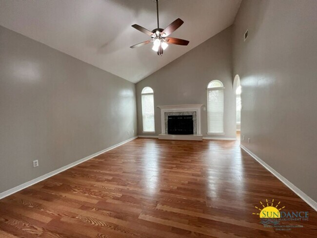 Building Photo - Gorgeous 3 Bedroom Home at Shalimar Pointe!