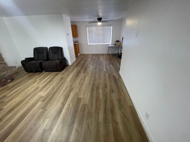 Foto del edificio - 1496 NW Almira St
