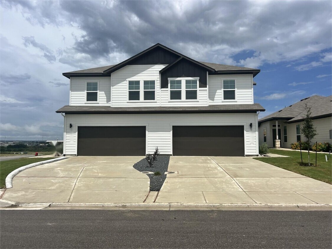 Primary Photo - Luxury 4/2.5 Duplex in Buda TX!