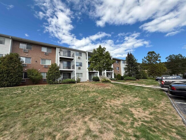 Foto del edificio - 383 Huse Rd