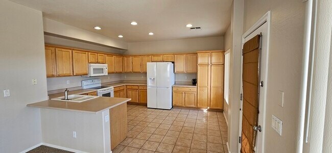 Foto del edificio - Spectacular 3-bedroom, 2.5 bathroom home For Rent in Tolleson!!