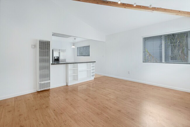 Building Photo - 510 San Juan Ave