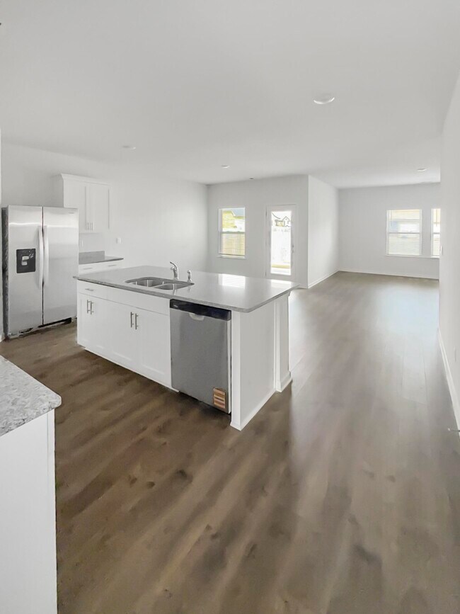 Foto del edificio - 275 Kipling Dr