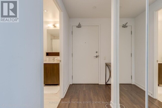 Building Photo - 5 Buttermill Ave.