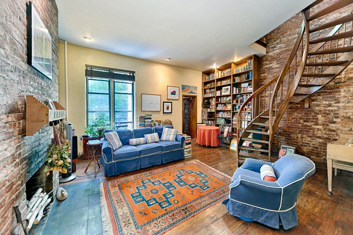 Rent Two Floors in a Smoke Free 20 Wide Townhome Rentals in New York