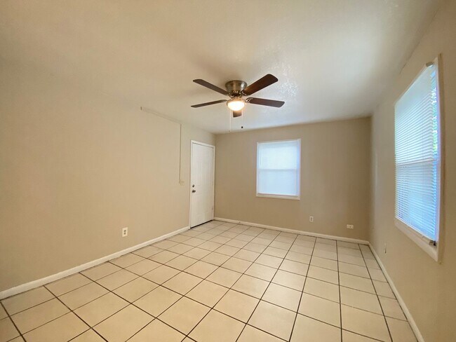 Building Photo - 1BD/1BA Apartment off Curry Ford in Henley...