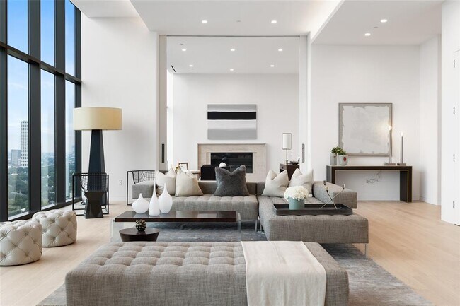 Building Photo - 3433 Westheimer Rd