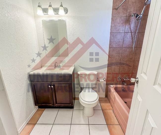 Building Photo - 3 bedroom 2 bathroom house for rent Carlsbad NM