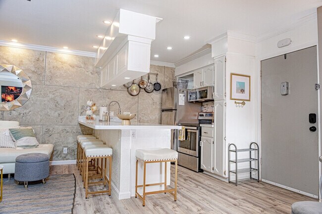 Building Photo - 910 Duncan Ln