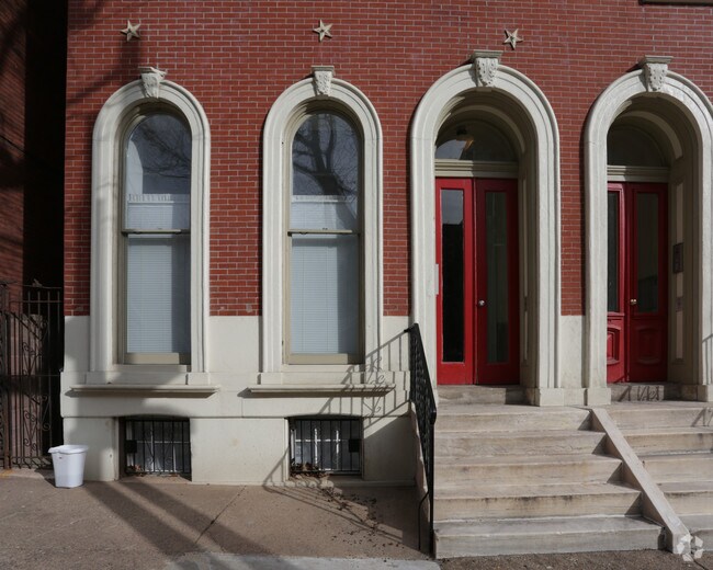 Building Photo - 2103 Spring Garden St
