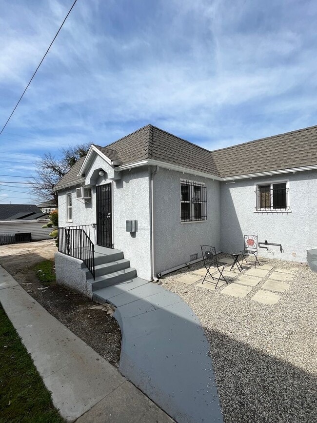 Photo - 3926 W 28th St Apartment