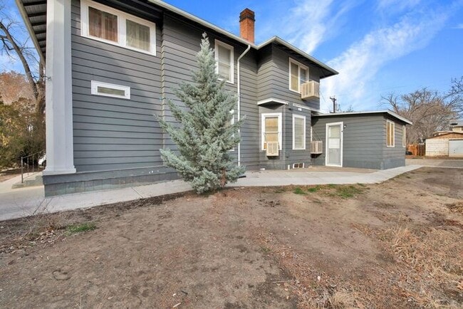 Building Photo - Charming Downtown 1-Bedroom in Historic Victorian Building