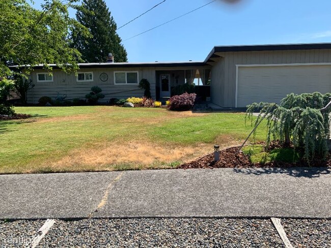 Building Photo - 3 br, 3 bath House - 3238 Viewcrest Dr NE