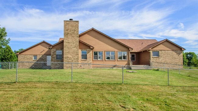 Building Photo - 5736 Willis Rd