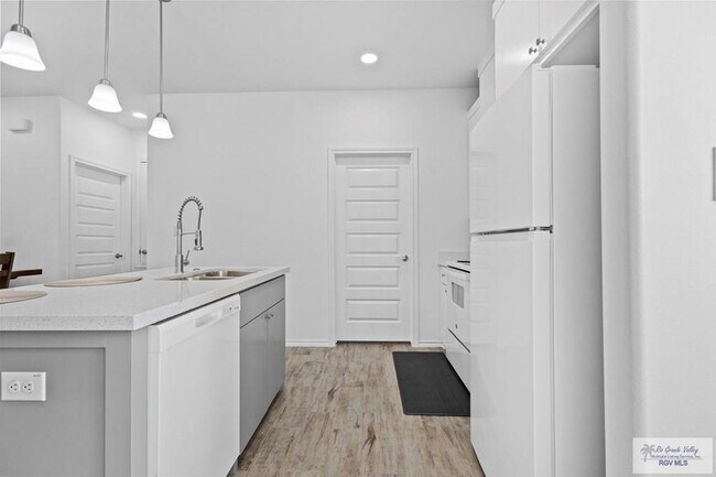 Foto del edificio - 422 Arroyo Ln