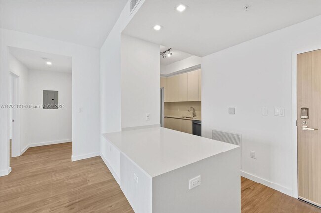 Foto del edificio - 1500 Bay Rd