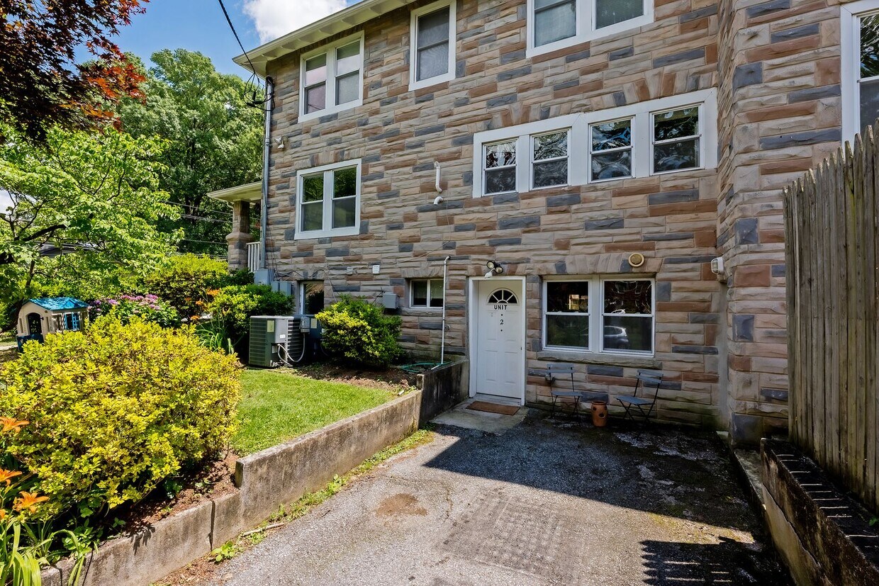 Primary Photo - 7814 Garland Ave.