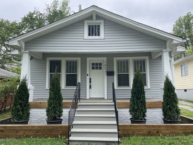 Building Photo - Renovated 3 Bedroom Near UNCG