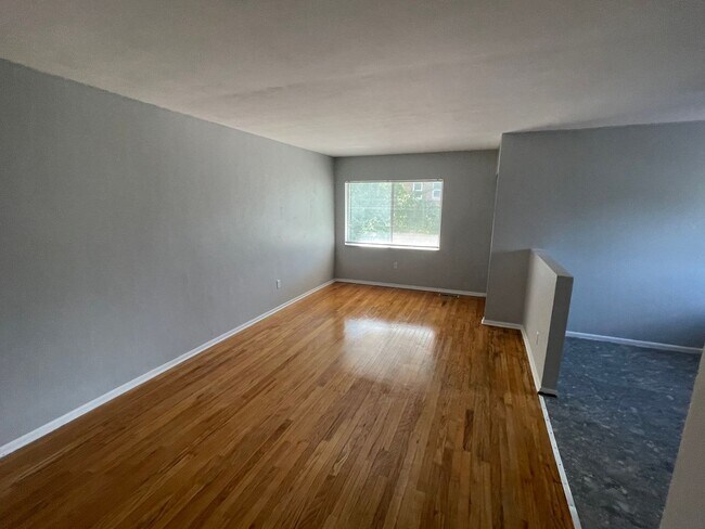 Foto del edificio - 4754 Virginia Ave