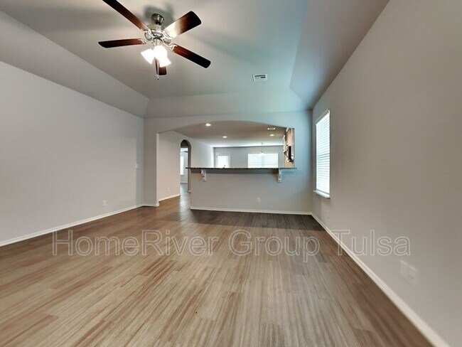 Foto del edificio - 9025 S 253rd E Ave