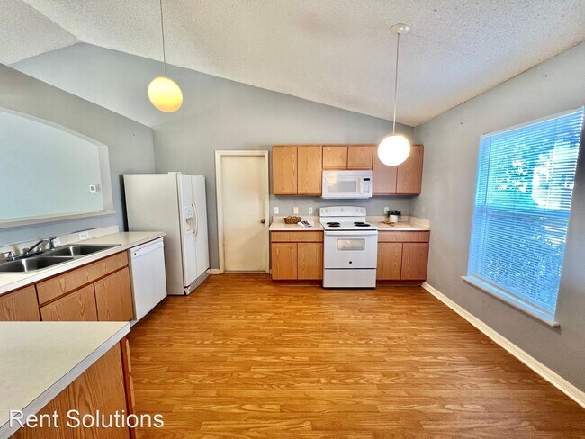 Building Photo - 3 br, 2 bath House - 6077 Roble Ave.