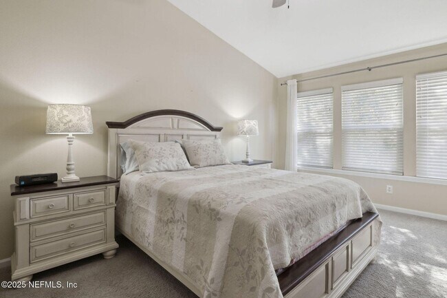 Foto del edificio - 7990 Baymeadows Rd E