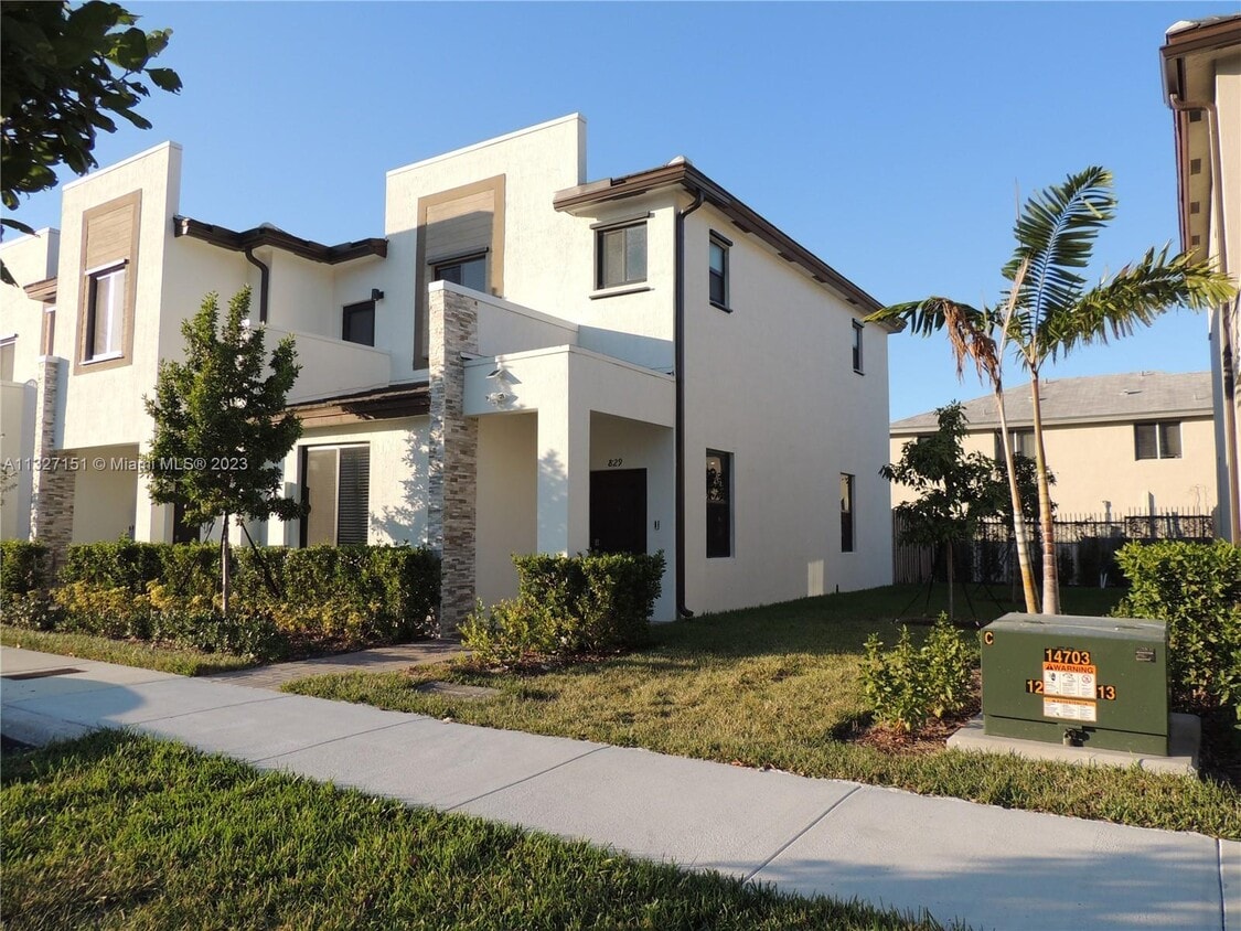 829 NE 211th St, North Miami Beach, FL 33179 Townhome Rentals in