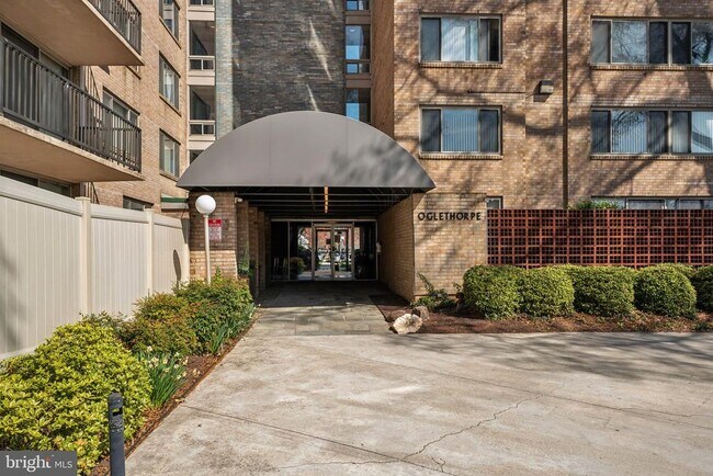 Building Photo - 4410 Oglethorpe St