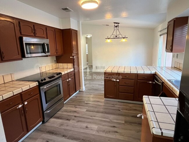 Building Photo - 930 Amaretto Dr