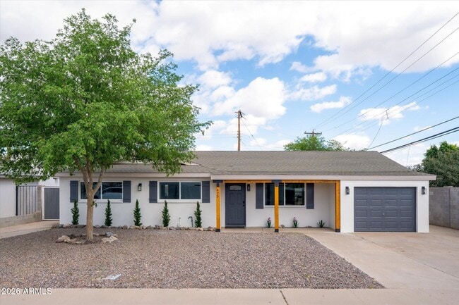 Foto del edificio - 423 N 73rd Pl