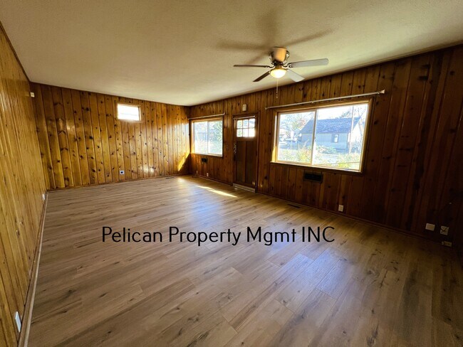 Foto del edificio - 2106 Biehn St