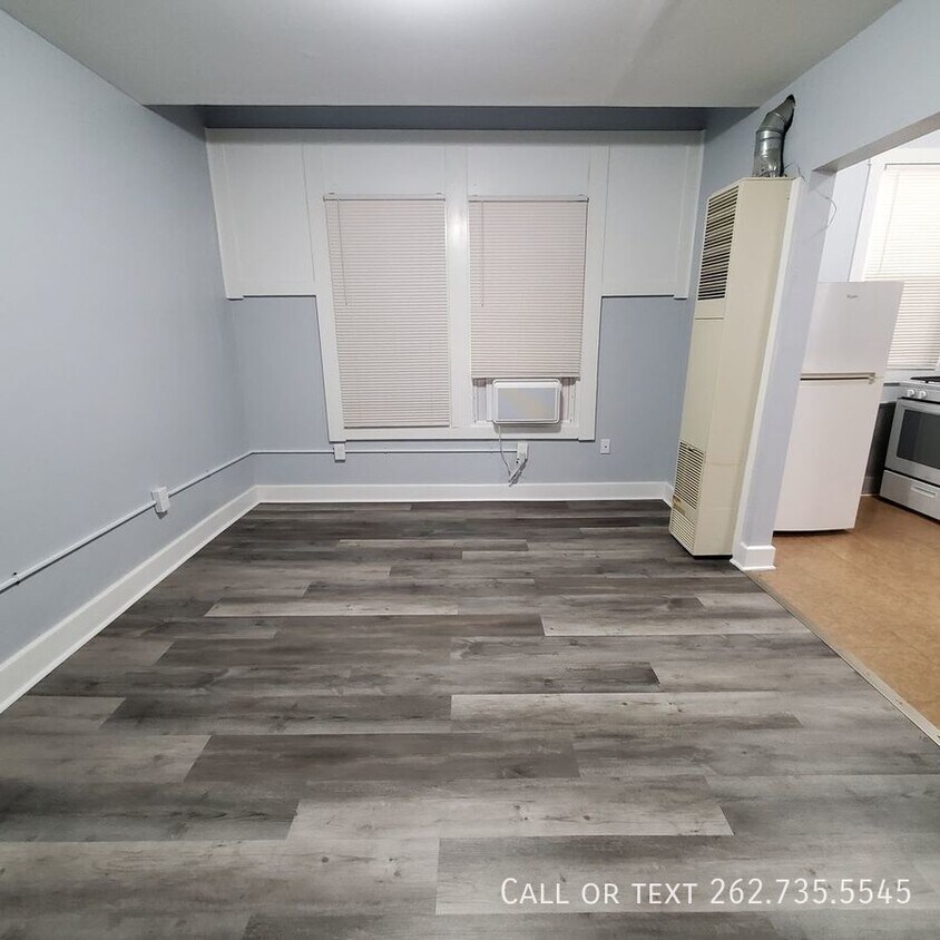 517 6th St Unit 1, Racine, WI 53403 Room for Rent in Racine, WI