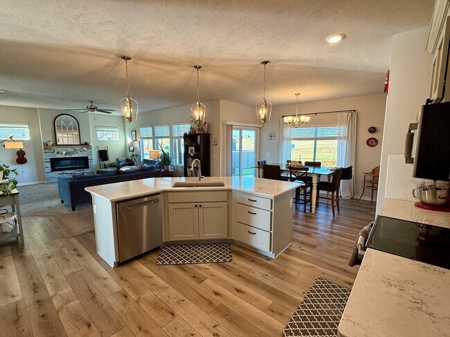 Foto del edificio - Home For Rent In Papillion